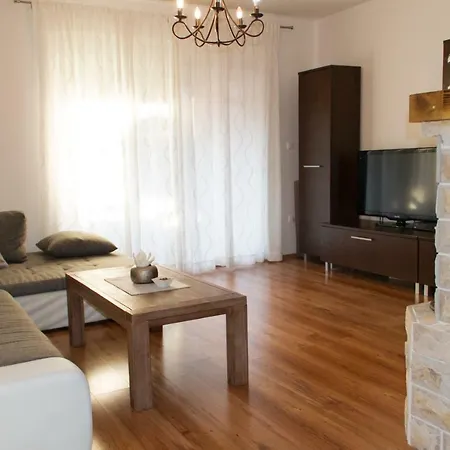 2 Bedroom M&r