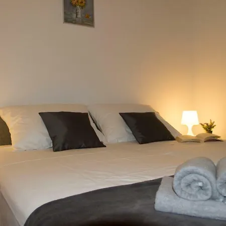 2 Bedroom M&r Apartment *